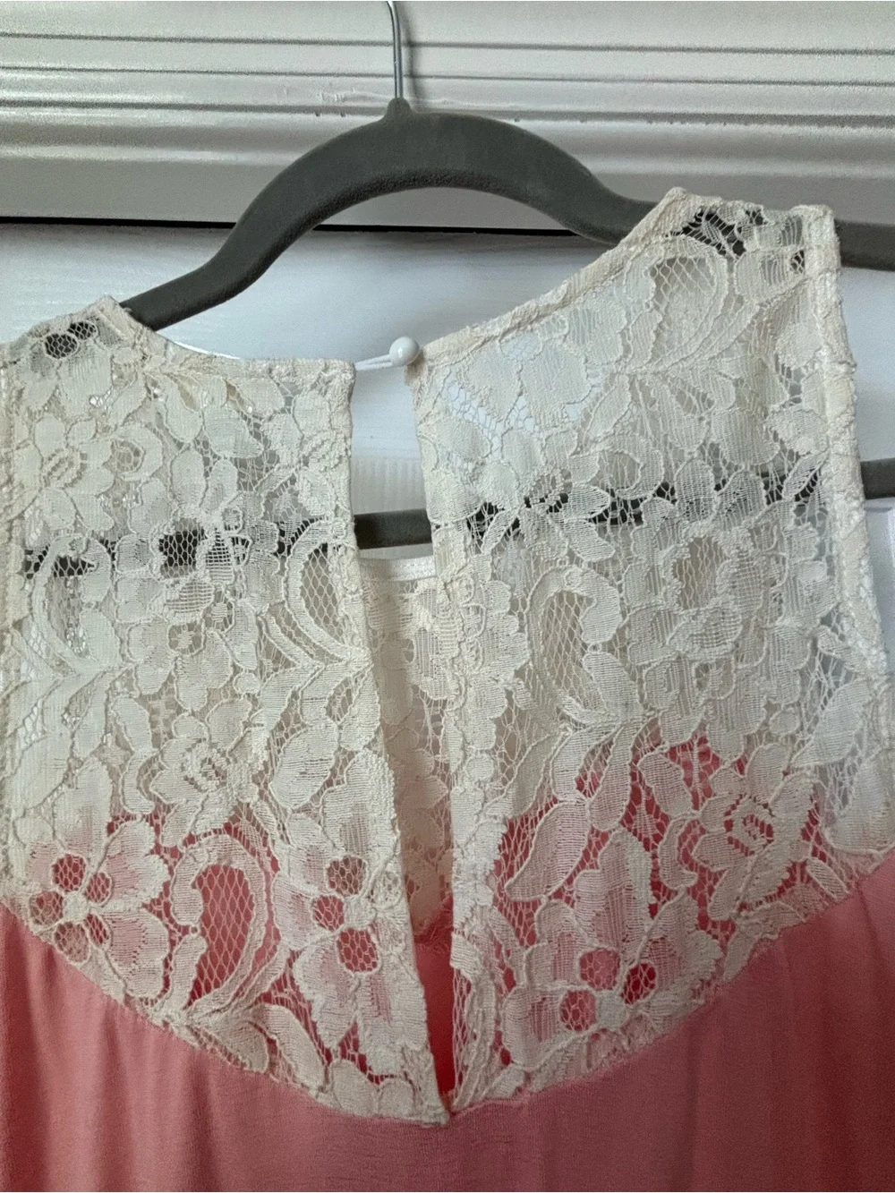Halley & Co. Cream Lace Pink Lined Sleeveless Dress - Picture 3 of 5